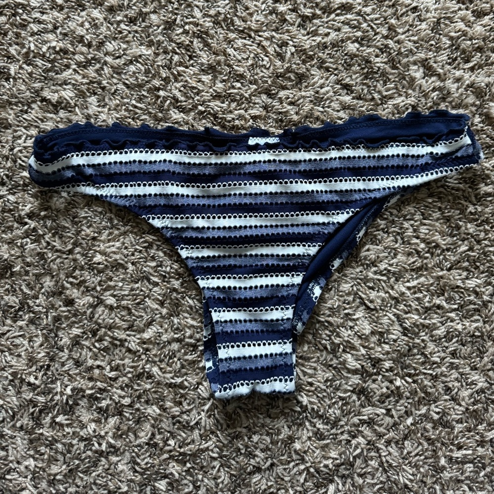 Mossimo navy + white textured bikini bottom size S fits like a M